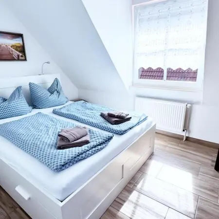 Neu! Susann Am Badesee Nähe Nordsee Aurich (Ostfriesland)